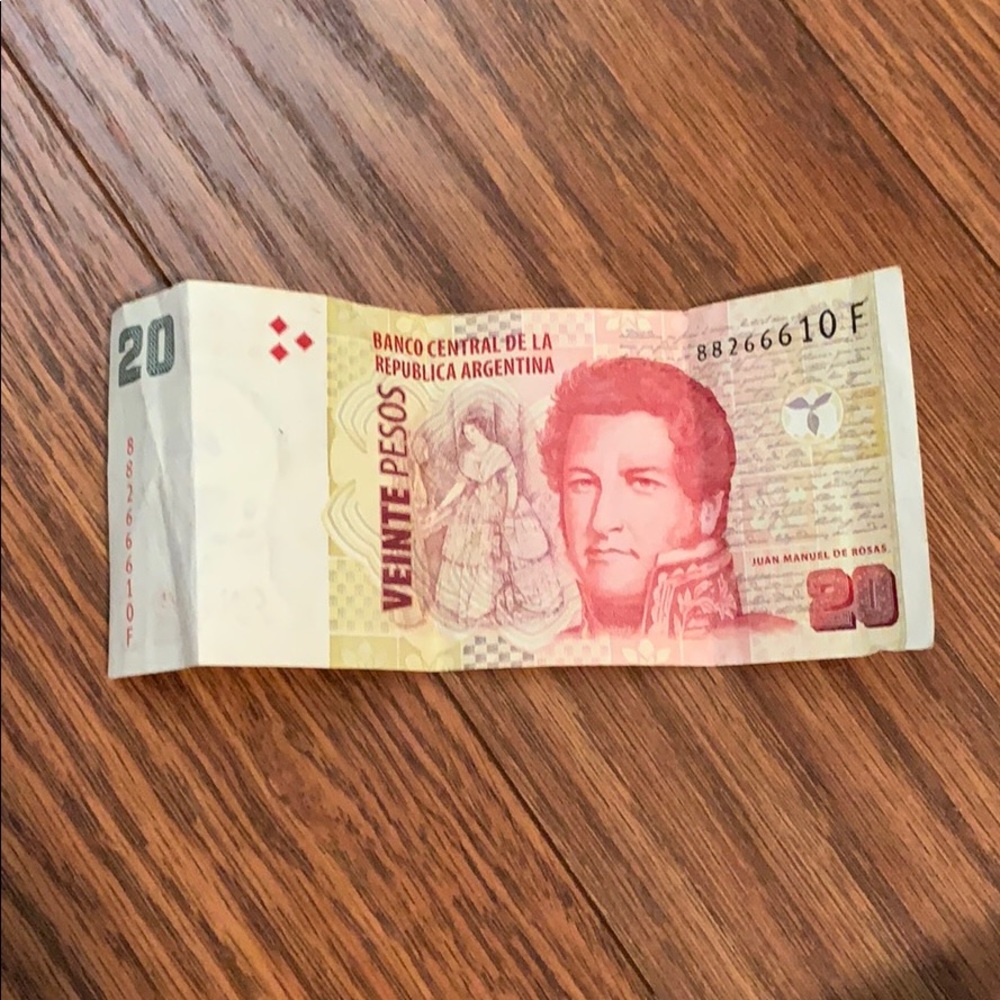I’m selling 20 pesos from Argentina 🇦🇷